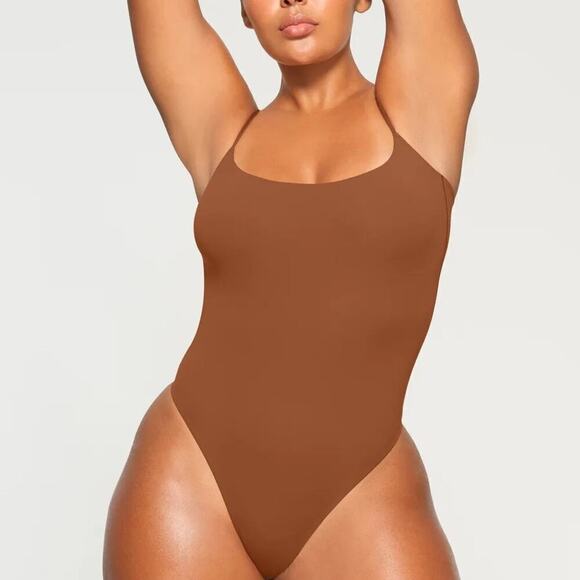 SKIMS Fits Everybody Cami Bodysuit Scoop Neck Seamless Bronze Brown NWOT4XL - Picture 1 of 7